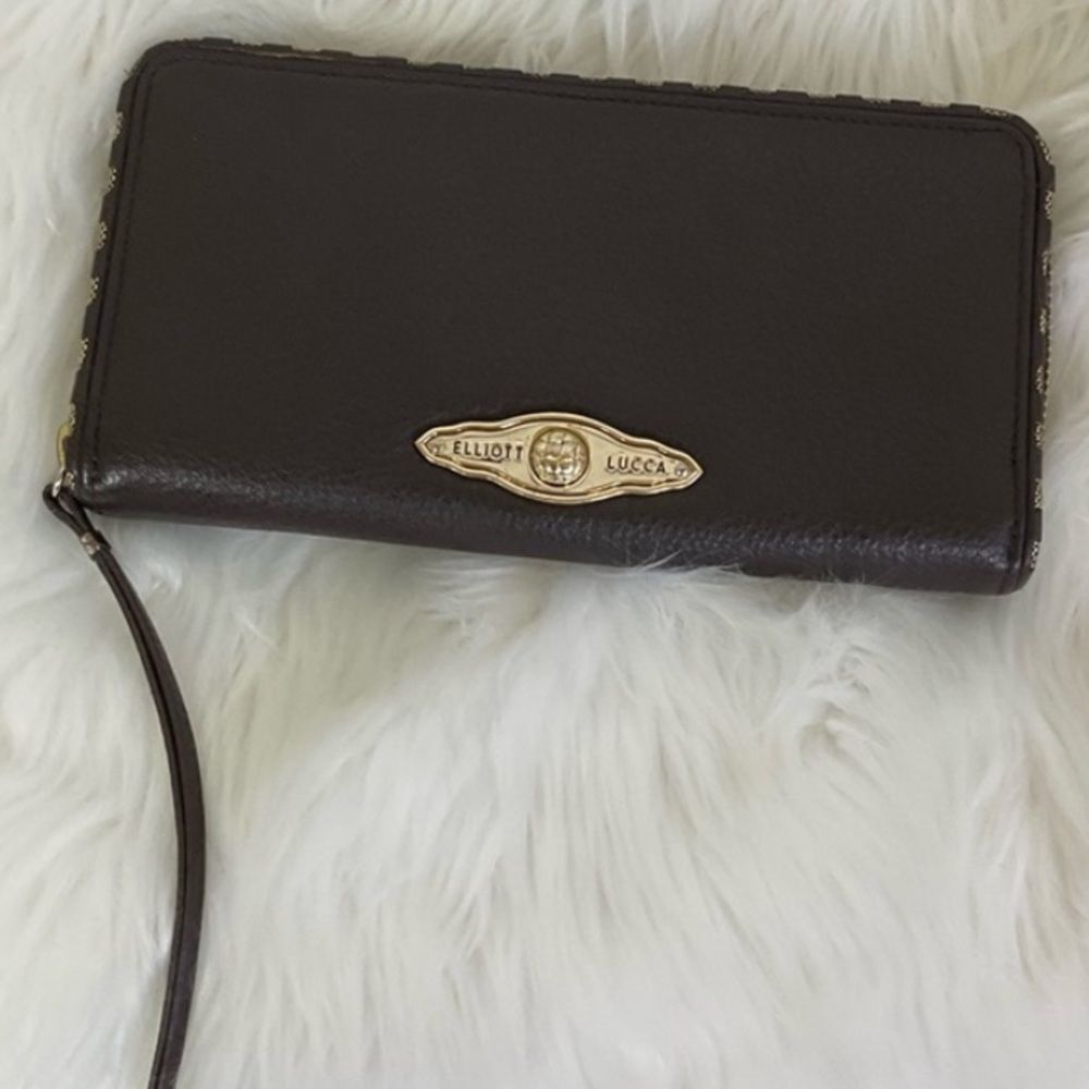 Elliott Lucca Brown Pebbled 100% Cow Leather Channeling Zipper Wristlet Wallet